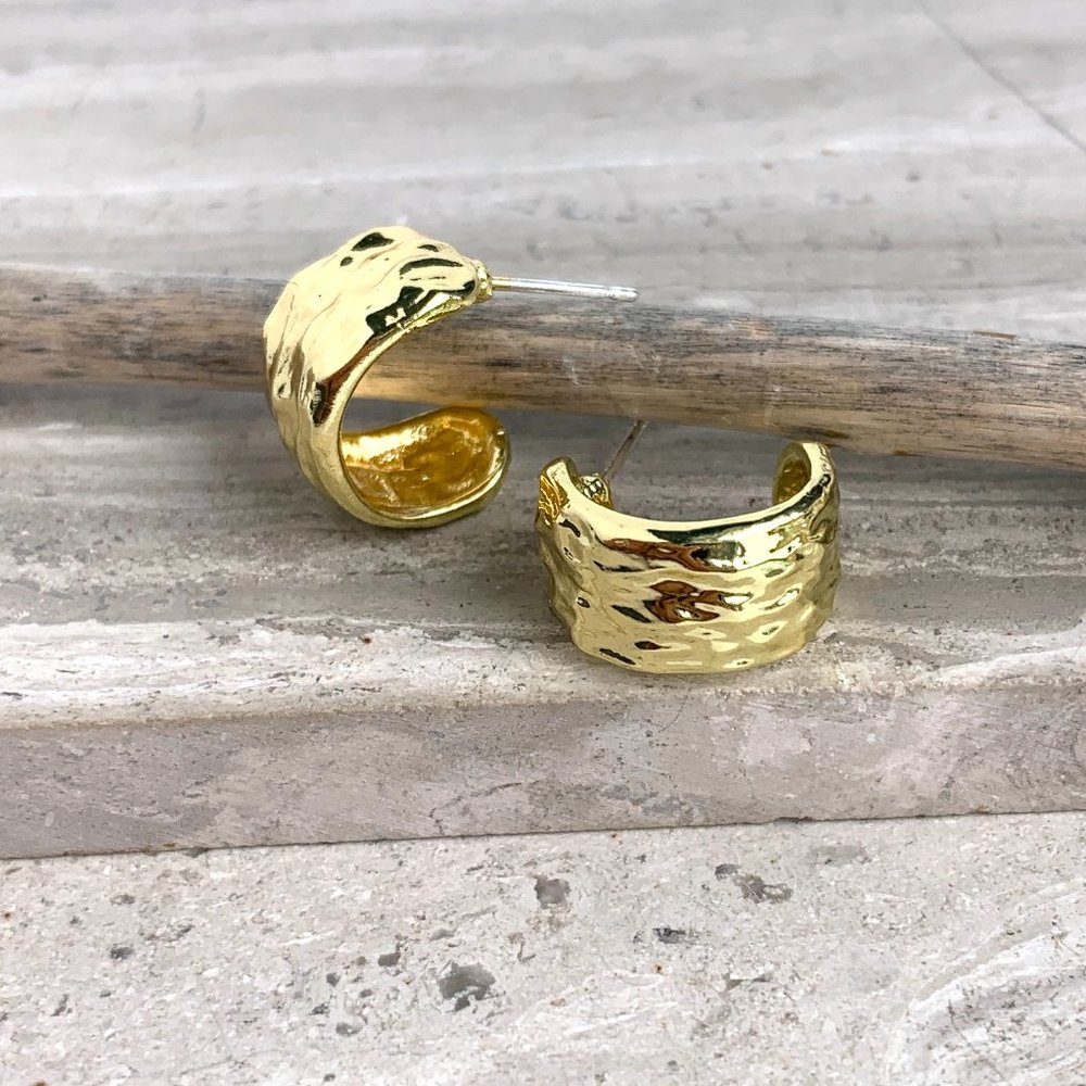 NEW~ Anthropologie Molten Gold Huggie Hoop Earrings - Picture 10 of 11